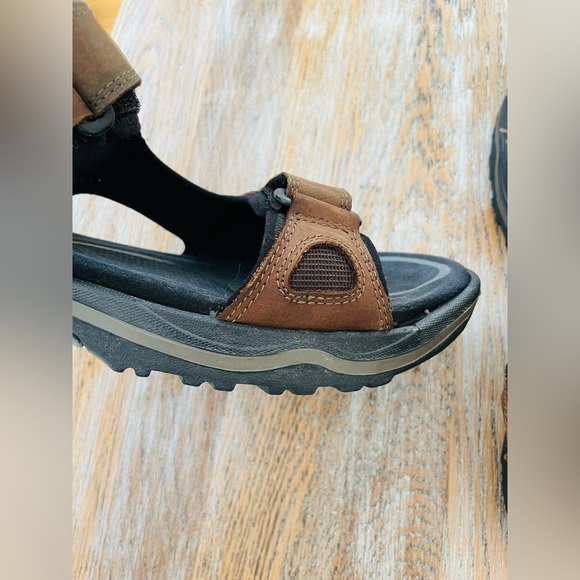 SOLD Keen Men’s Rialto II 3 Point Leather Hiking Sandals❤️🥾 - Picture 12 of 14